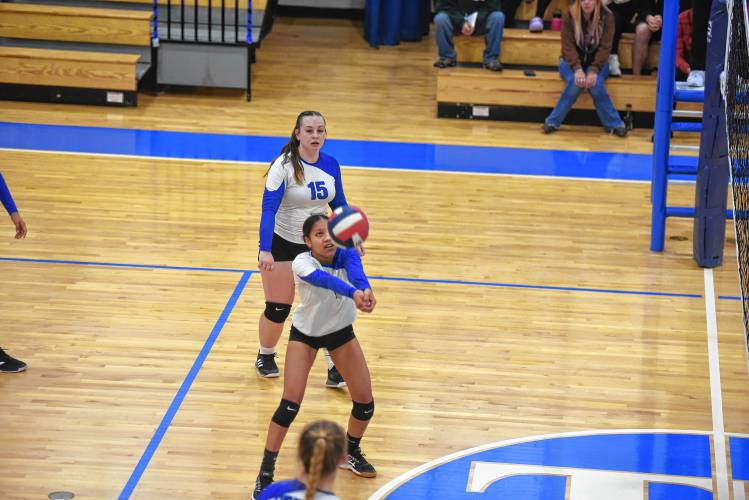 Turners' Marilyn Abarua (7) makes a pass while backed up by Jill Reynolds (15) during a match against West Springfield on Monday in Turners. 