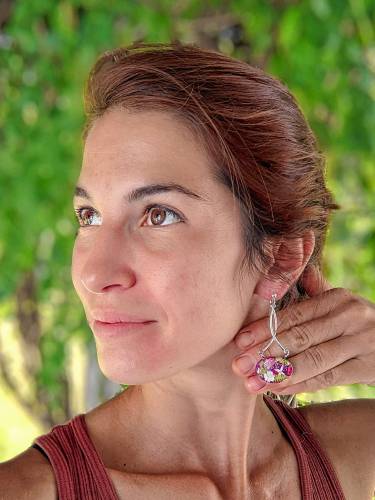 Camille Tahar loves to create jewelry and other art from minuscule treasures she finds in nature. The native of France has settled in Shelburne with her husband, who she met while they were each traveling the world.