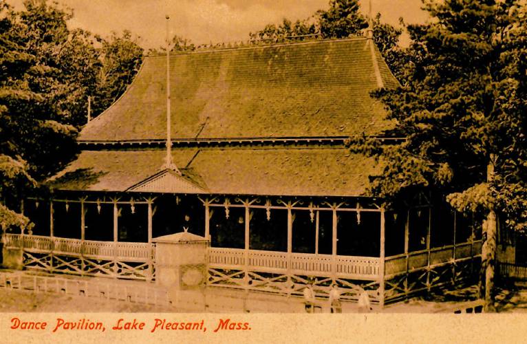 An historical image depicting the dance pavilion in Lake Pleasant, which burned down in 1907.