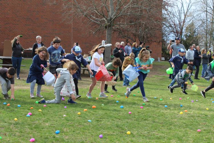 Kids participate in the Northfield Kiwanis Club’s annual Easter egg hunt in 2022.