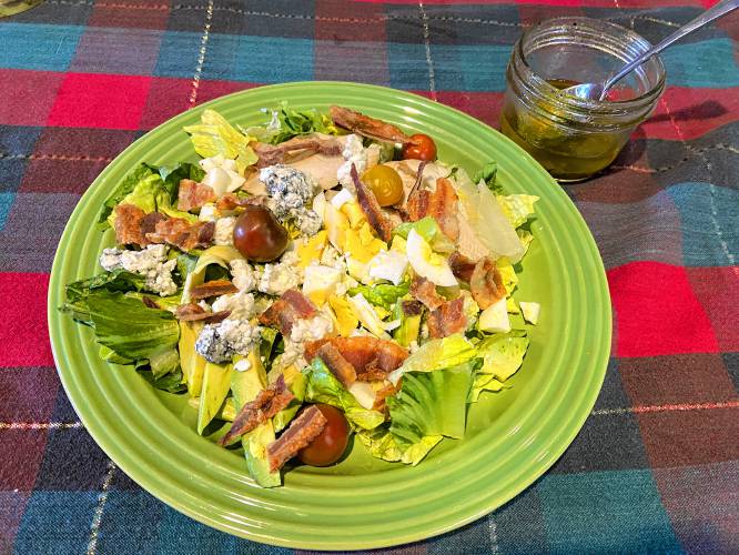 Much of the appeal of the Cobb salad stems from its low-carb collection of tasty ingredients, including blue cheese and bacon.