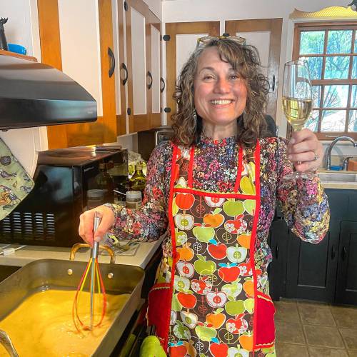 Deerfield resident Lori Holmes Clark is an actress, singer, dancer, choreographer, installation artist — and mother of two boys — and she somehow finds time to cook! 